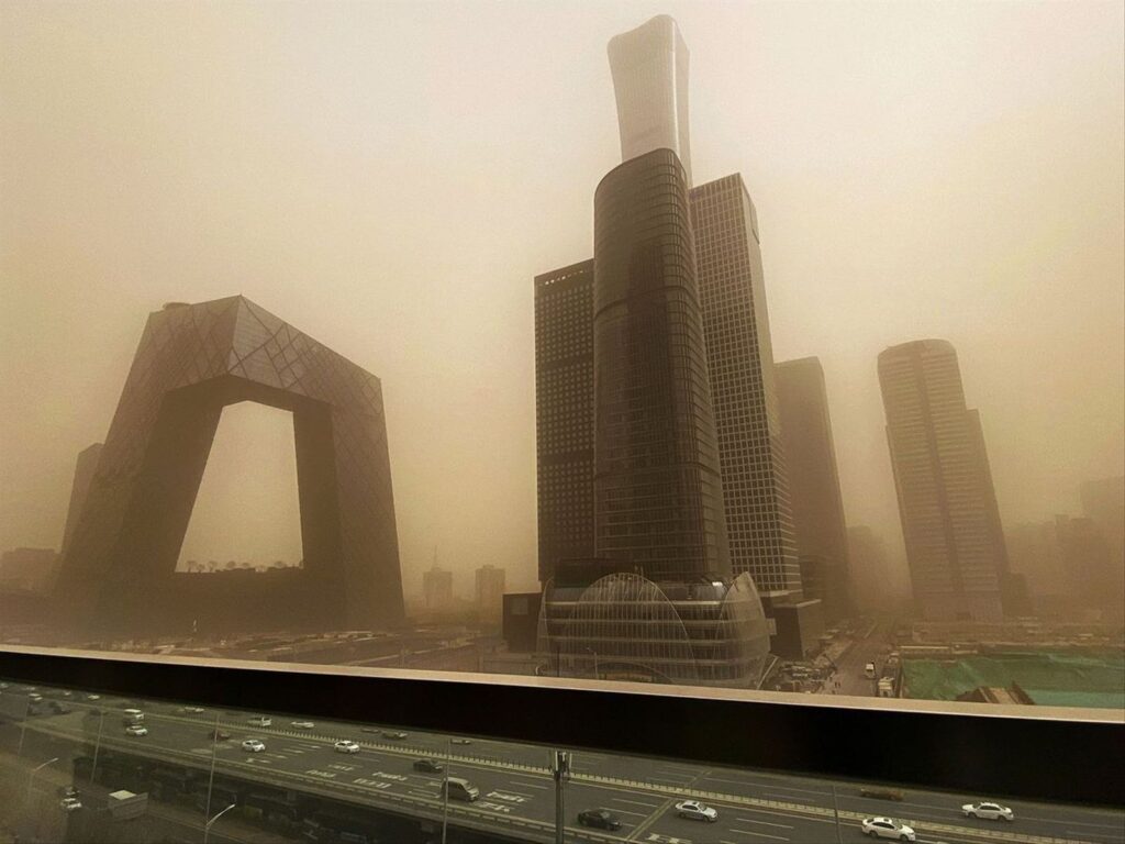 Imagen de Pekín en plena tormenta de arena (2020)